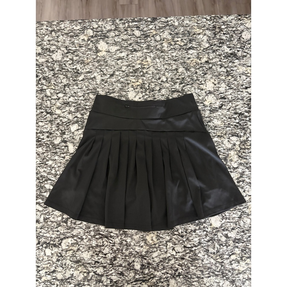 Lululemon Pace Setter Running Skirt Black Pleated Skort Size 8 Zipper Pocket
